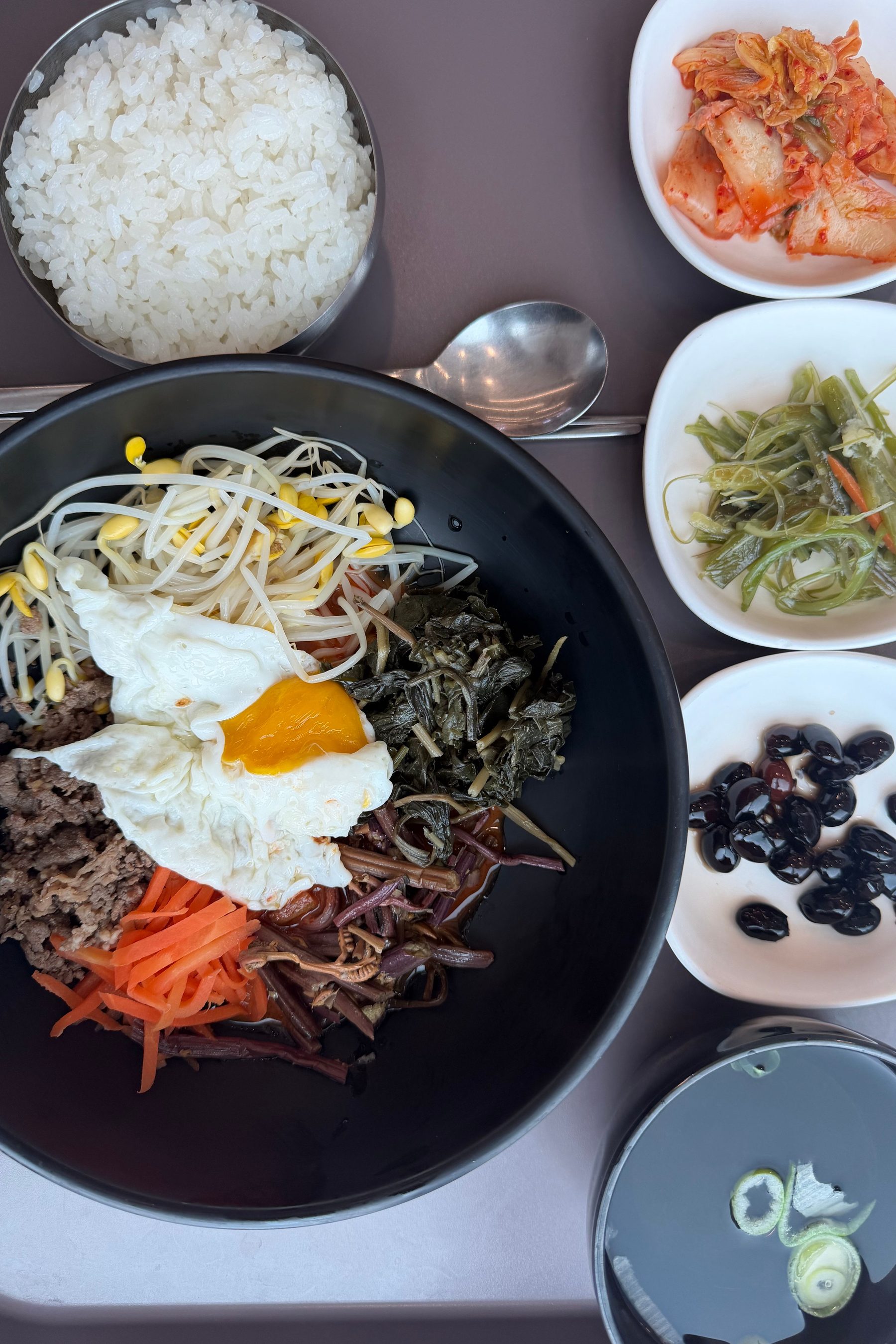 하산 후 차린 비빔밥 한 상